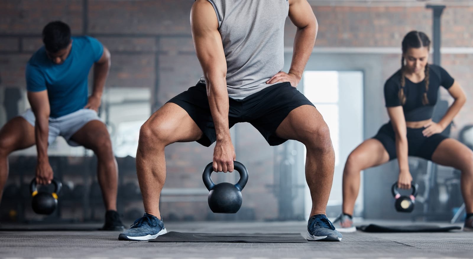 A Comprehensive Guide to Kettlebell Exercises with Benefits and How-to Steps